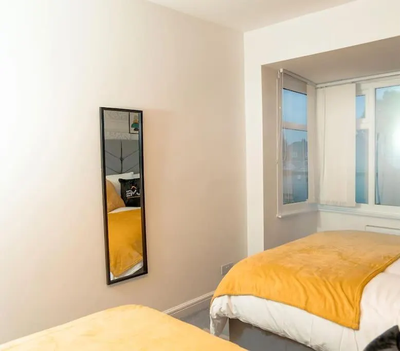 A Cosy, Elegant 3 Bed Suite Leeds  Leeds (West Yorkshire)