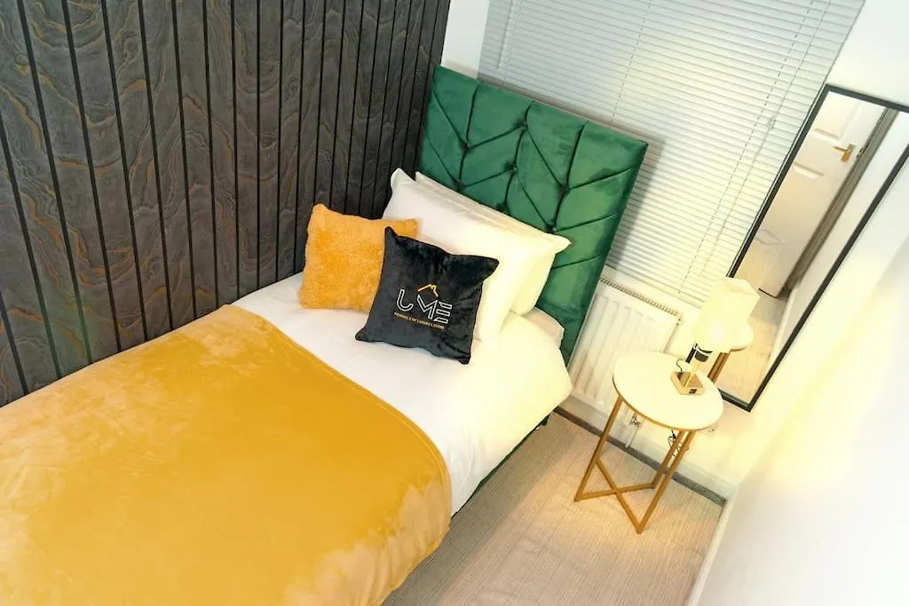 Apartment A Cosy, Elegant 3 Bed Suite Leeds