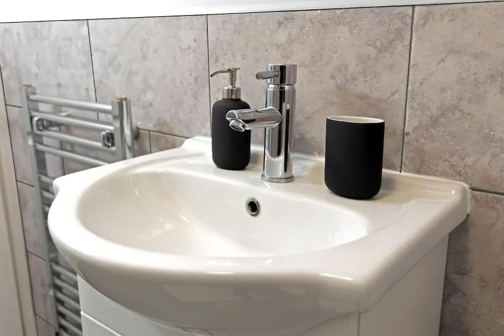 A Cosy, Elegant 3 Bed Suite Leeds  0*, Leeds (West Yorkshire)